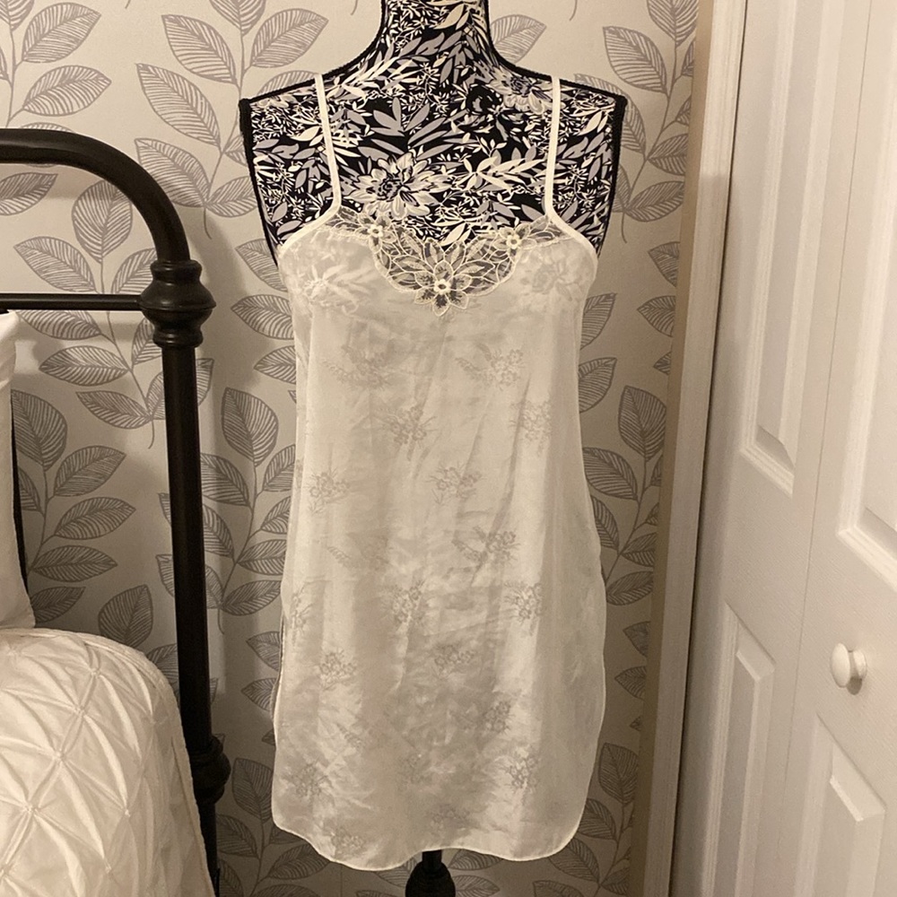 Vintage Jayre California white polyester slip lingerie